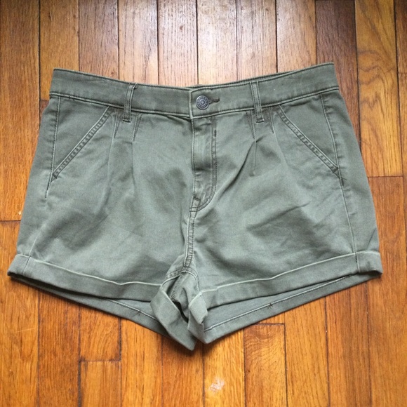 EXPRESS High Waisted Pleated Shorts Green Mom Size 8 - Picture 2 of 6